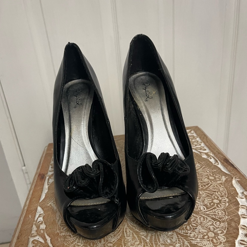 Qupid Black Peep-Toe Heels. Size 9